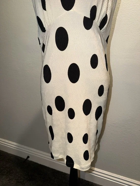 Zara White Midi Dress with Black Polka Dots - Picture 3 of 7